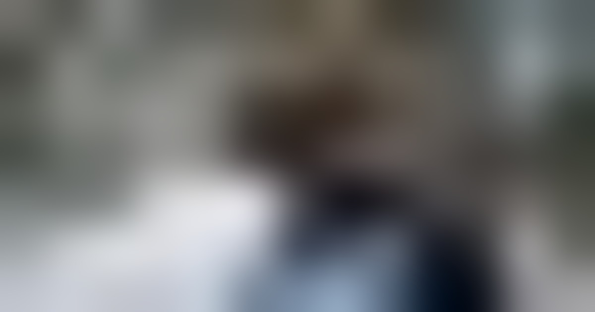 Principe Harry con visore 3D visita sito sminamento vicino a Bucha