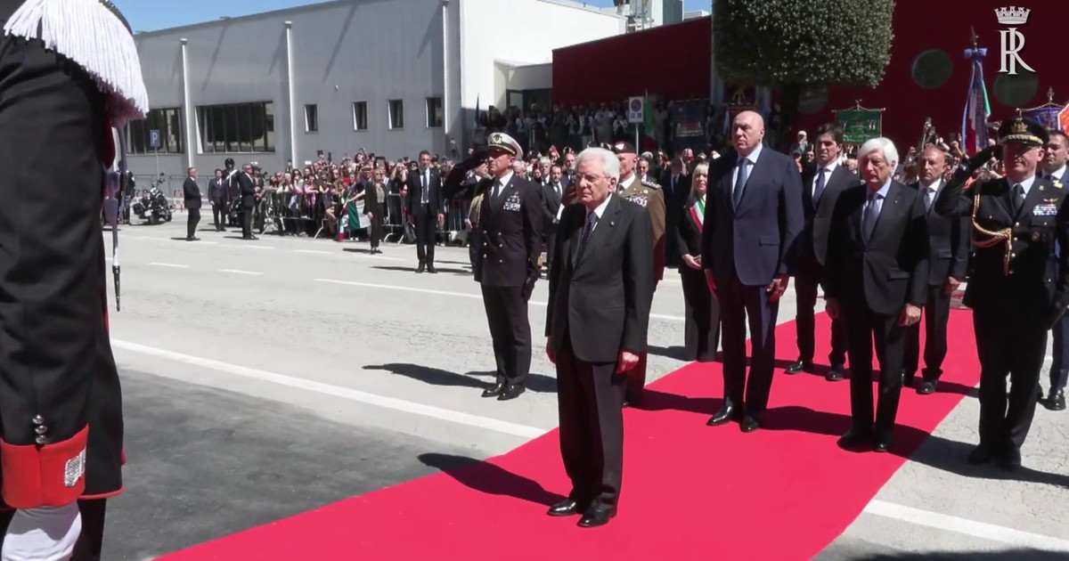 25 aprile, Mattarella al Monumento ai Caduti di San Severino Marche