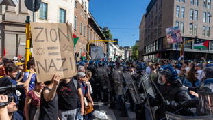 L'<span style=color: rgb(153, 0, 0);>odio rosso</span> uccide il 25 aprile. Aggressioni ed ebrei cacciati al grido: "Siete saponette mancate"