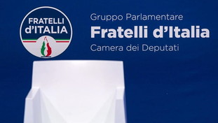 Vandali in azione nella sede di Fratelli d'Italia. La sinistra non ci fermerà