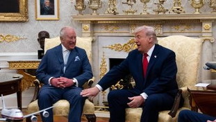 Trump accoglie carlo a braccia aperte: una parata d'onore per il re&nbsp;