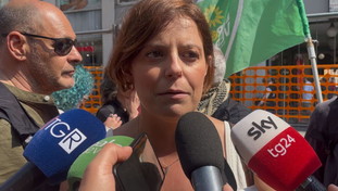 Ilaria Salis, l'uscita surreale:  Non ci faremo sparare addosso dai fascisti