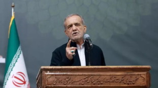 Pezeshkian: "Destinato a fallire il blocco Usa di Hormuz". Crollano le Borse europee