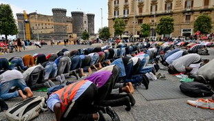 L'Islam politico avanza ma chi vuole restare in Italia rispetti Costituzione