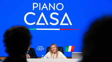 Governo: via libera al Piano Casa, prorogato sconto accise carburanti