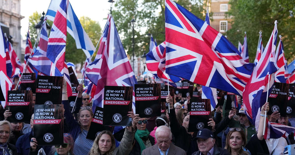 Gran Bretagna, violenza pro-pal. Starmer: "Gridano all'intifada? Li vieteremo"