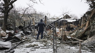 Ucraina, i droni di Kiev incendiano le raffinerie russe. Missili su Odessa e Kherson
