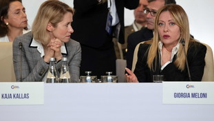 Meloni al Summit della Comunità politica europea: "Basta reagire, occorre prevenire"