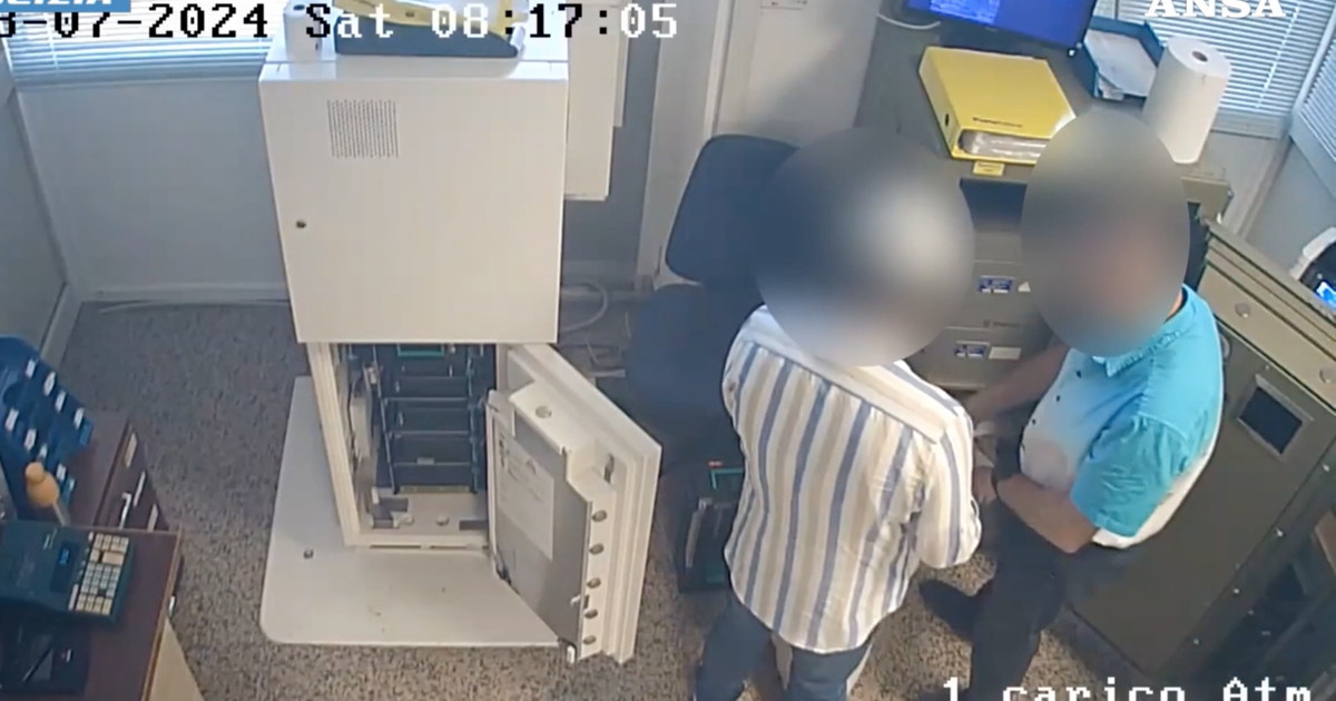 sgominata la banda di rapinatori incubo di gioiellerie e uffici postali guarda da Iltempo.it sgominata la banda di rapinatori incubo di gioiellerie e uffici postali guarda