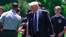 Iran, scintille sull'accordo. Trump alza il tiro e scende a patti