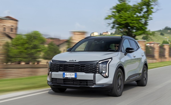 Kia Sportage si rinnova con la motorizzazione Trifuel