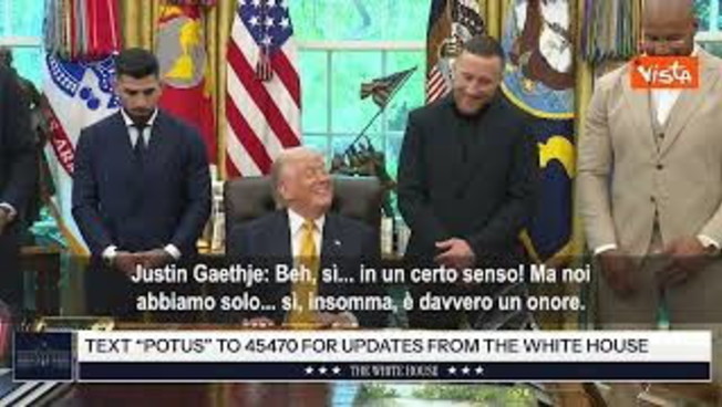 Trump riceve lottatori Ufc alla Casa Bianca e scherza: Chi dice che siete solo animali ha ragione