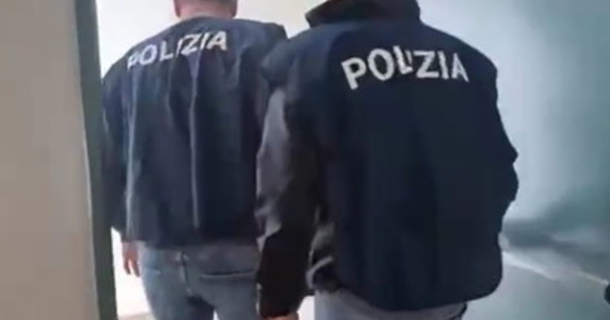 Arrestato a Lecce giovane anarchico, sequestrato manuale per ordigni