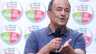 A Riace finisce l&rsquo;era di Mimmo Lucano: la fascia tricolore passa al vice