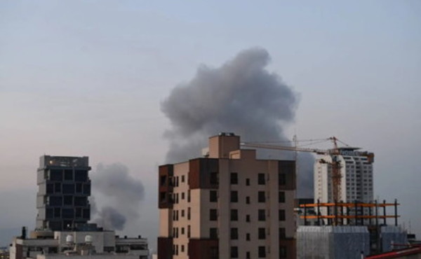 A Hormuz scambi di attacchi Iran-Usa, Trump “La tregua continua”