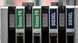 Carburante, il Mef proroga il taglio delle accise. Fino a quando dura...