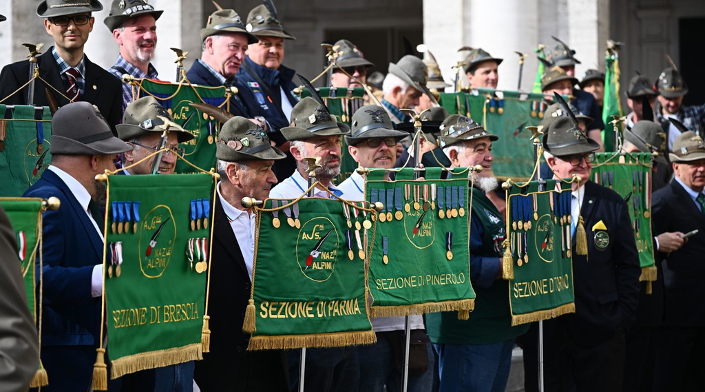Alpini, orgoglio italiano: dopo 25 anni l'Adunata Nazionale torna a Genova