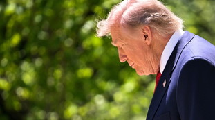 Trump attende la risposta di Teheran, Vance vola in Pakistan