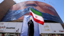L'Iran chiede agli Usa la fine della guerra. La chiusura di Hormuz soffoca l'economia