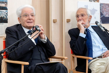 Mattarella visita la "bottega" di Renzo Piano. Dialogo con gli allievi