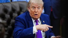 Iran, Trump: I curdi si sono tenute le armi per  i manifestanti a Teheran