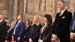 Pieno sostegno. Giuli vede Meloni che gela la sinistra: ministro confermato al suo posto