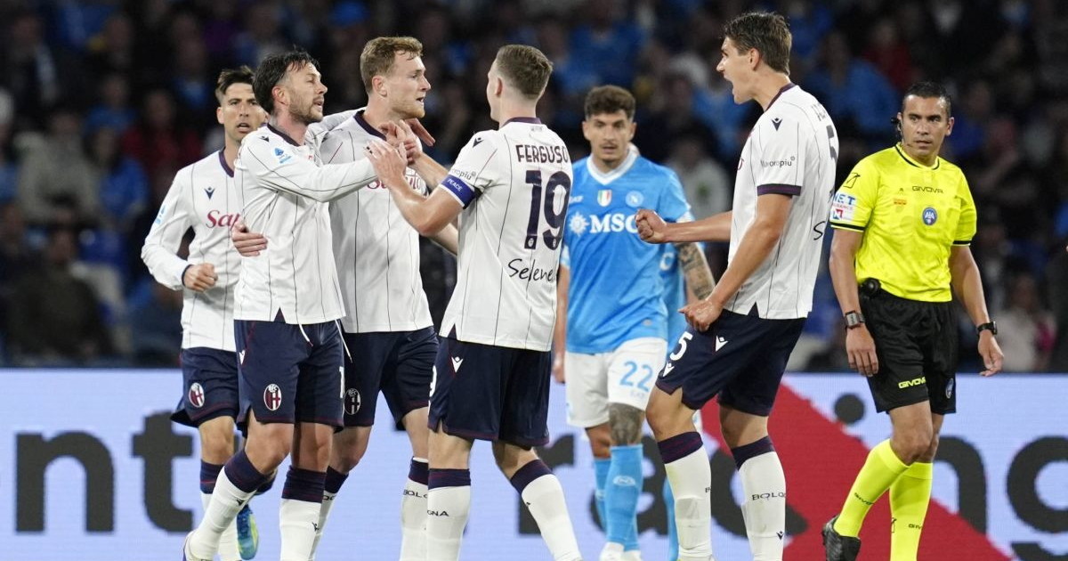 Napoli ko contro il Bologna, rinviata la qualificazione Champions