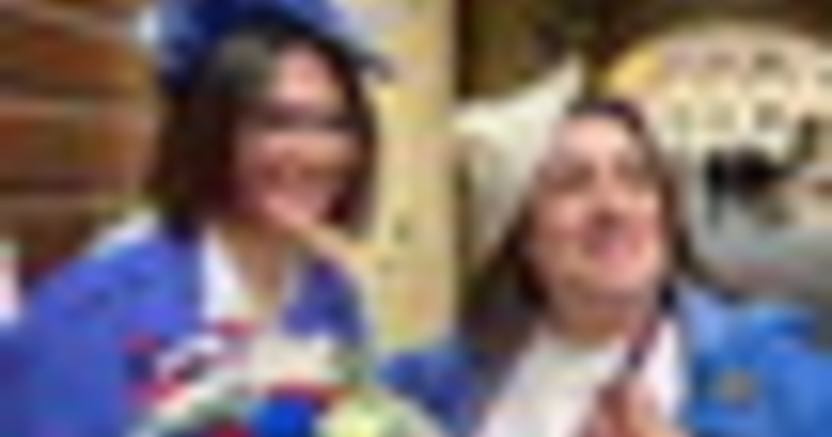A Reggio Emilia anche Chiara e Sara, le fan della Royal Family