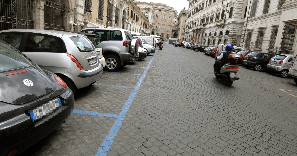 Strisce blu, a Roma Comune scatenato. Boom di multe da gennaio