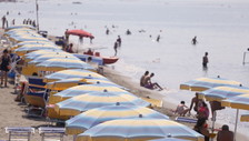 Per la costa romana le Bandiere Blu restano un miraggio