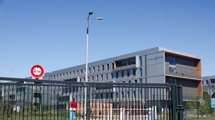 Stellantis guarda a Pechino mentre l'automotive italiana affanna. L'accordo con Dongfeng