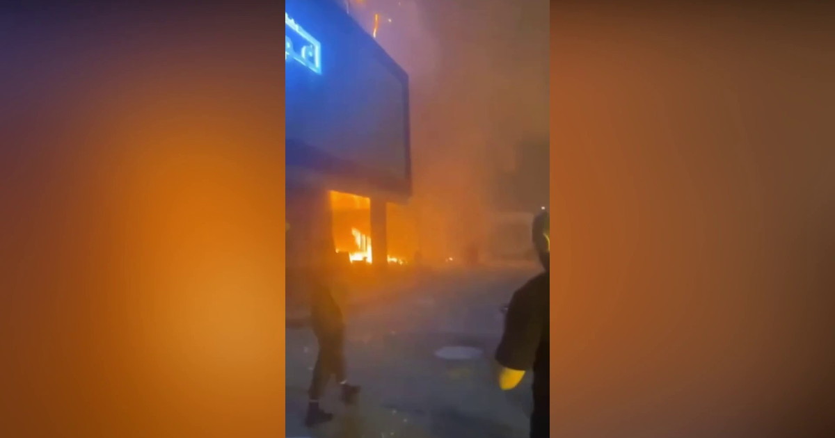 Libia, tifosi incendiano gli uffici del governo di unità nazionale a Tripoli