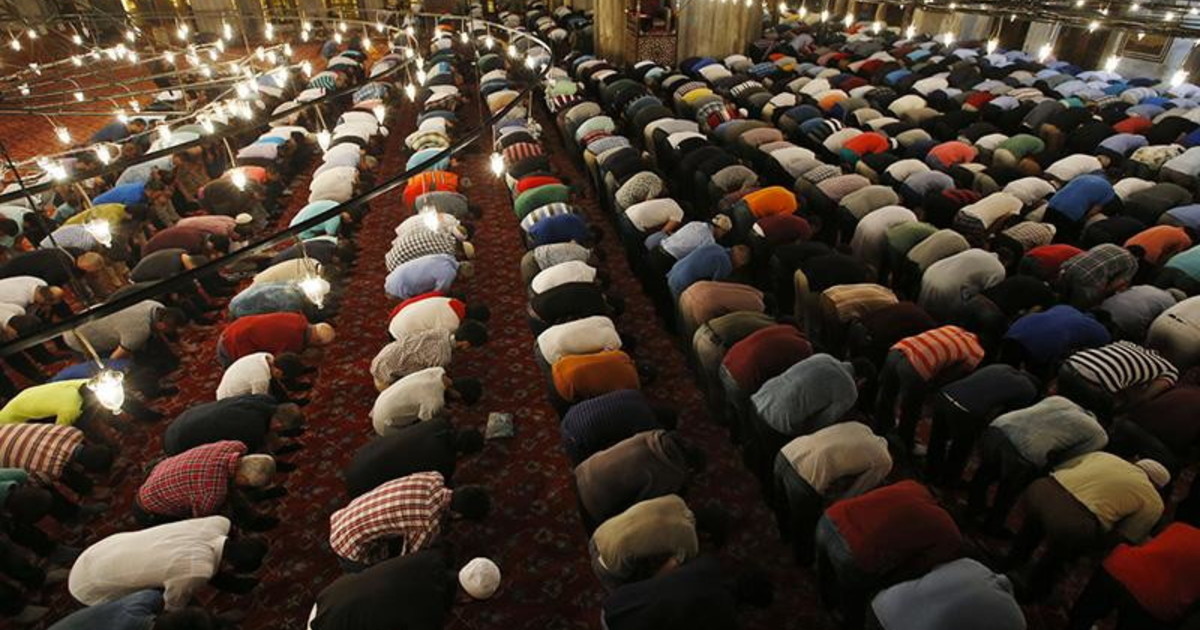 La rete in Italia che inneggia all'Iran e invita alla 