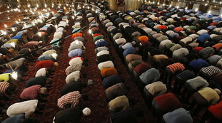La rete in Italia che inneggia all&rsquo;Iran e invita alla "resistenza islamica"