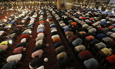 La rete in Italia che inneggia all&rsquo;Iran e invita alla "resistenza islamica"