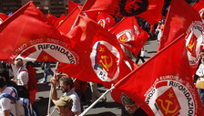 Rifondazione deposita le firme per non finire nel campo largo