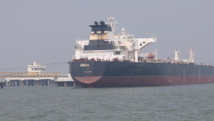 Stretto di Hormuz, gli europei trattano con l'Iran per far passare le petroliere