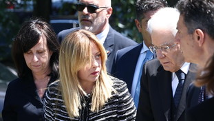 La visita di Meloni e Mattarella ai feriti e alle persone che hanno fermato l'aggressore