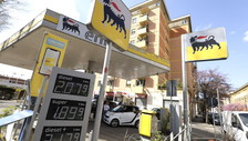 Salgono ancora le medie dei prezzi della benzina. Sorpresa sul diesel