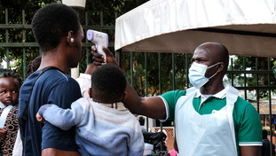 Ebola, epidemia fuori controllo: cresce il rischio contagio, l'allarme è mondiale