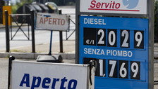 Prezzi della benzina, aumenti senza sosta. E risale pure il diesel