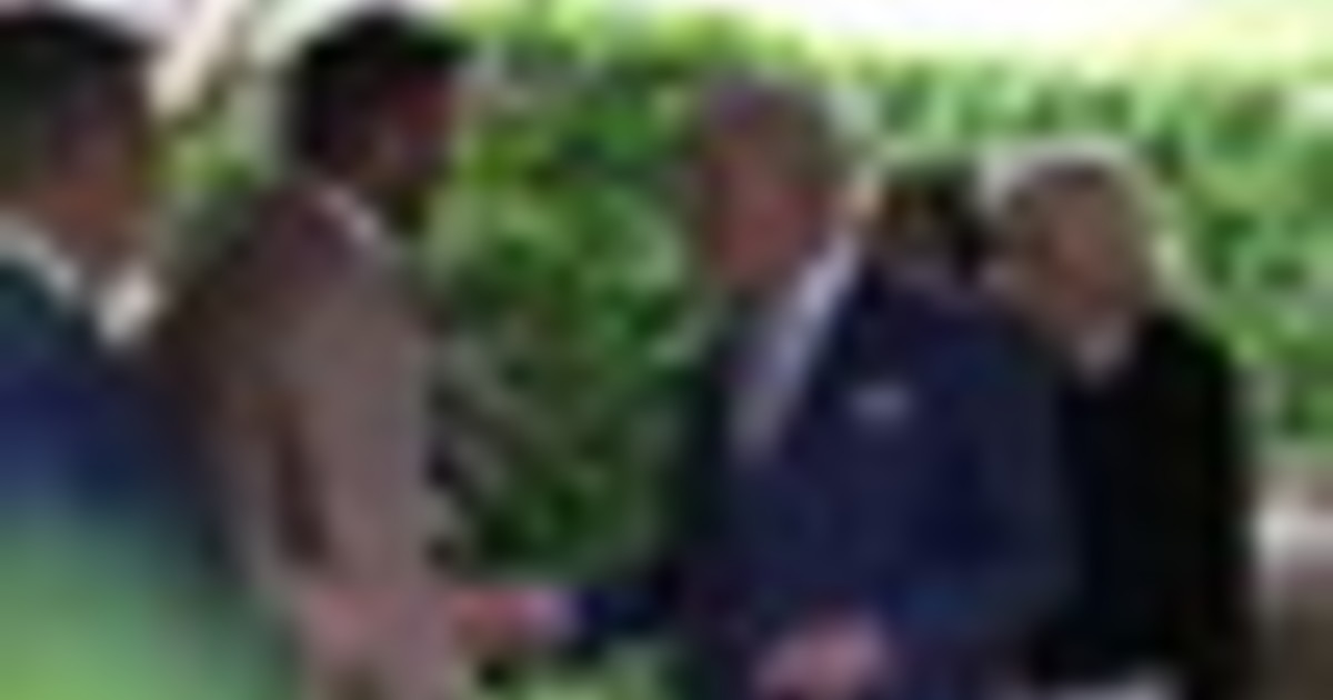 Carlo e Camilla al Chelsea Flower Show tra David Beckham e Judi Dench