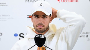 Tennis, l'infortunio blocca Carlos Alcaraz. Salter&agrave; anche Wimbledon