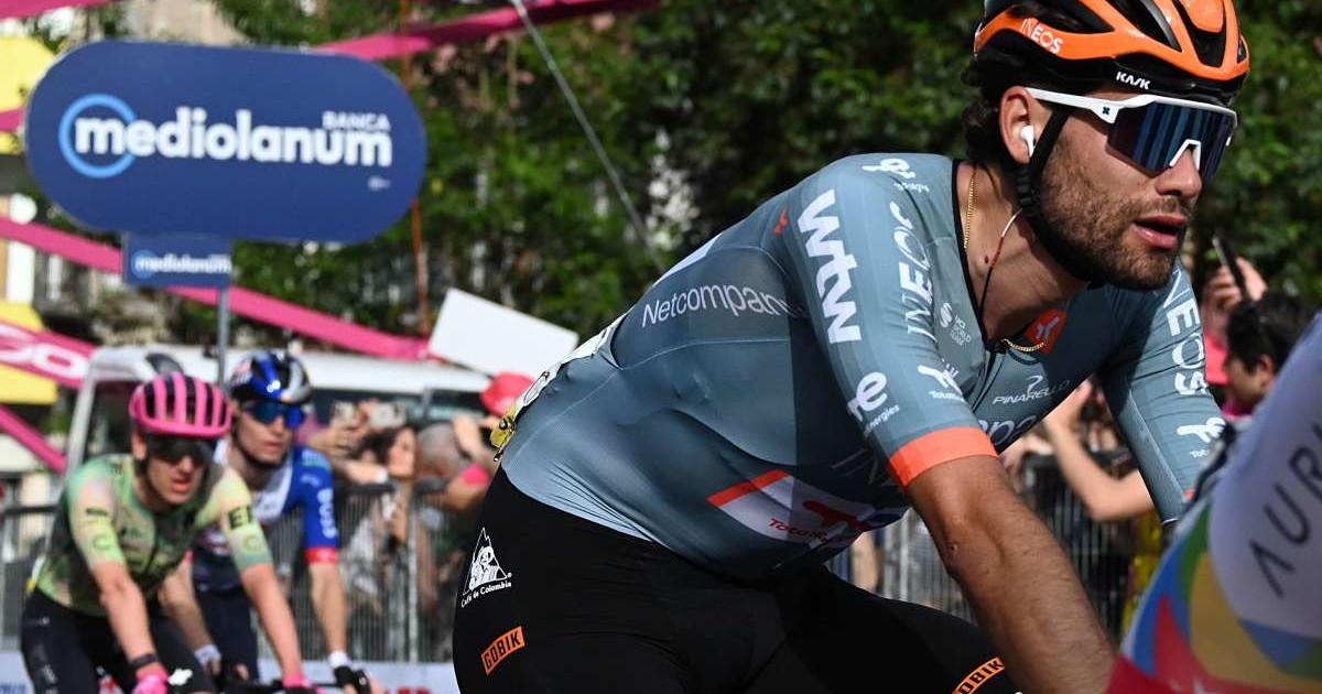 Ganna domina la crono di Massa, Eulalio resta in maglia rosa