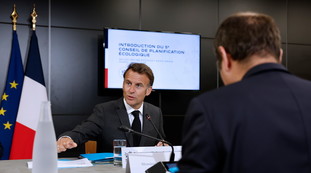 Difesa, anche Parigi approva l'aumento spesa militare: Crescente minaccia