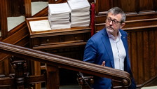 Confermata la condanna a 8 mesi di Delmastro. Il ribaltone delle toghe rosse