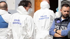 Avvelenate dalla ricina, nuova ipotesi: caccia a ricerche nei loro dispositivi