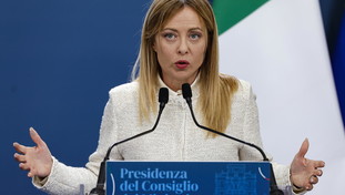 Condannato l'uomo che minacciò Meloni sui social: “A testa in giù a sgocciolare”