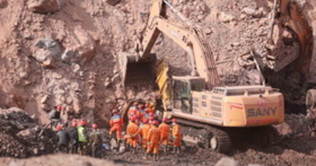 cina esplosione in una miniera di carbone 90 morti e 247 operai intrappolati da Iltempo.it cina esplosione in una miniera di carbone 90 morti e 247 operai intrappolati