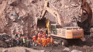Cina, esplosione in una miniera di carbone: 90 morti e 247 operai intrappolati